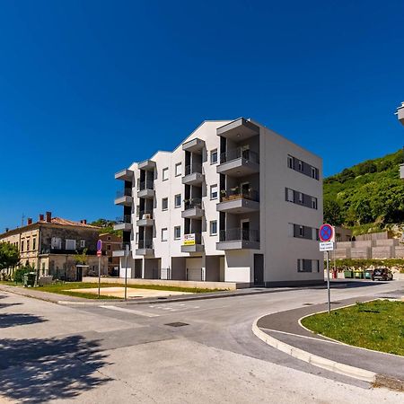 Seafront Villa Andrijana - Happy Rentals Plomin Exteriör bild