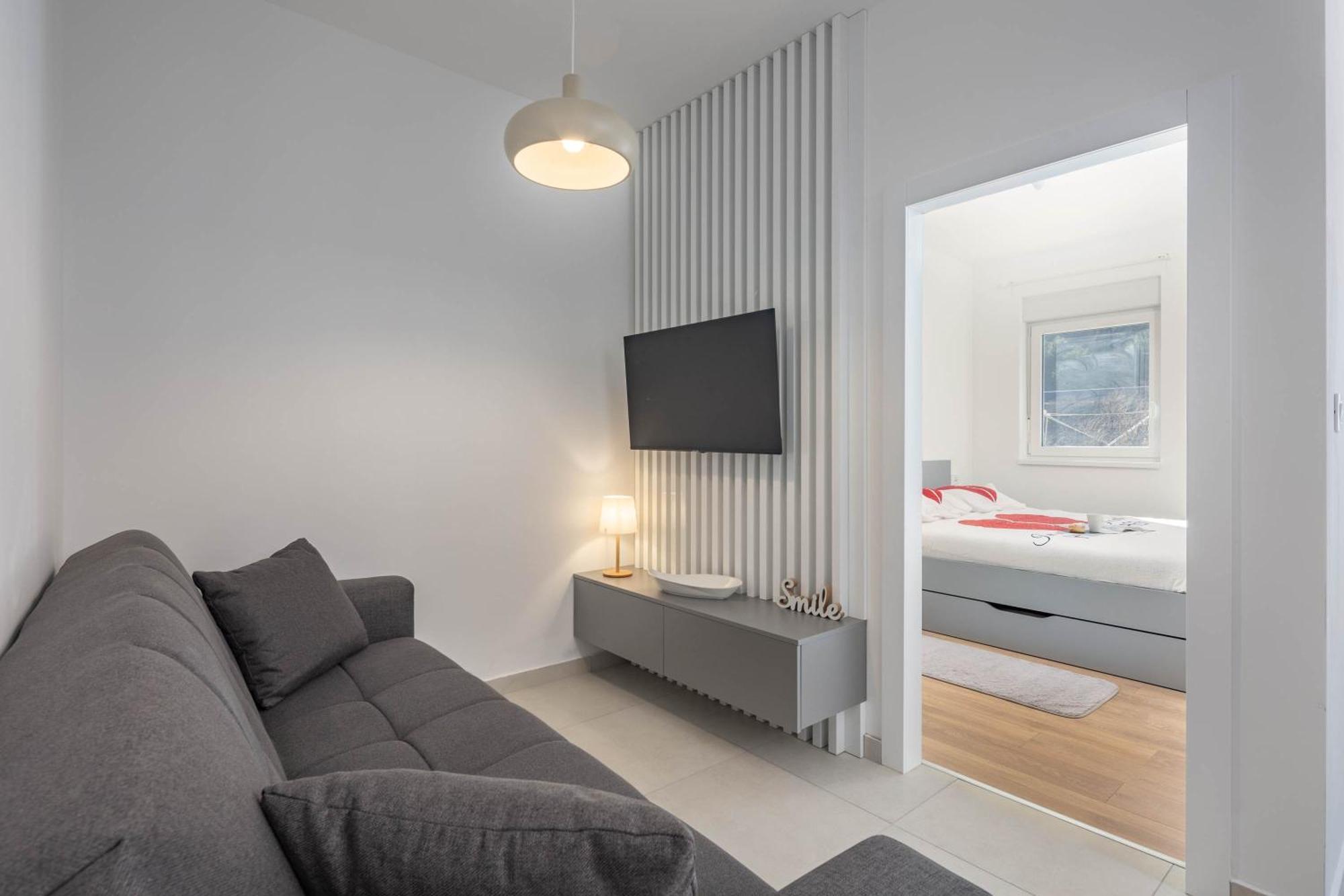 Seafront Villa Andrijana - Happy Rentals Plomin Exteriör bild