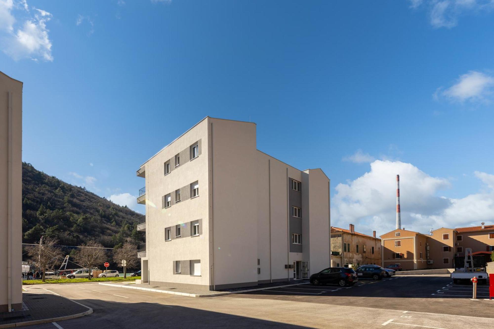 Seafront Villa Andrijana - Happy Rentals Plomin Exteriör bild