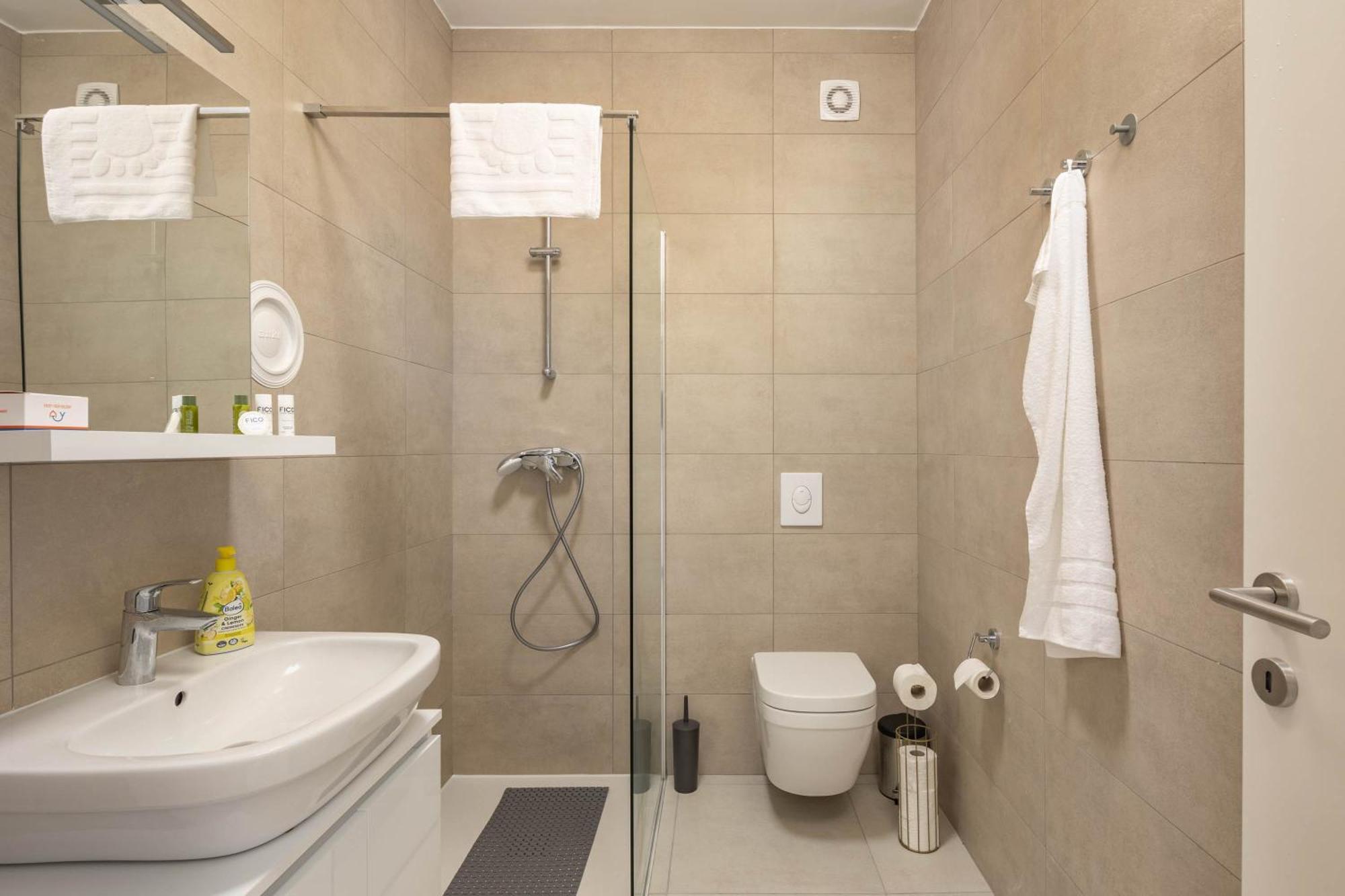 Seafront Villa Andrijana - Happy Rentals Plomin Exteriör bild