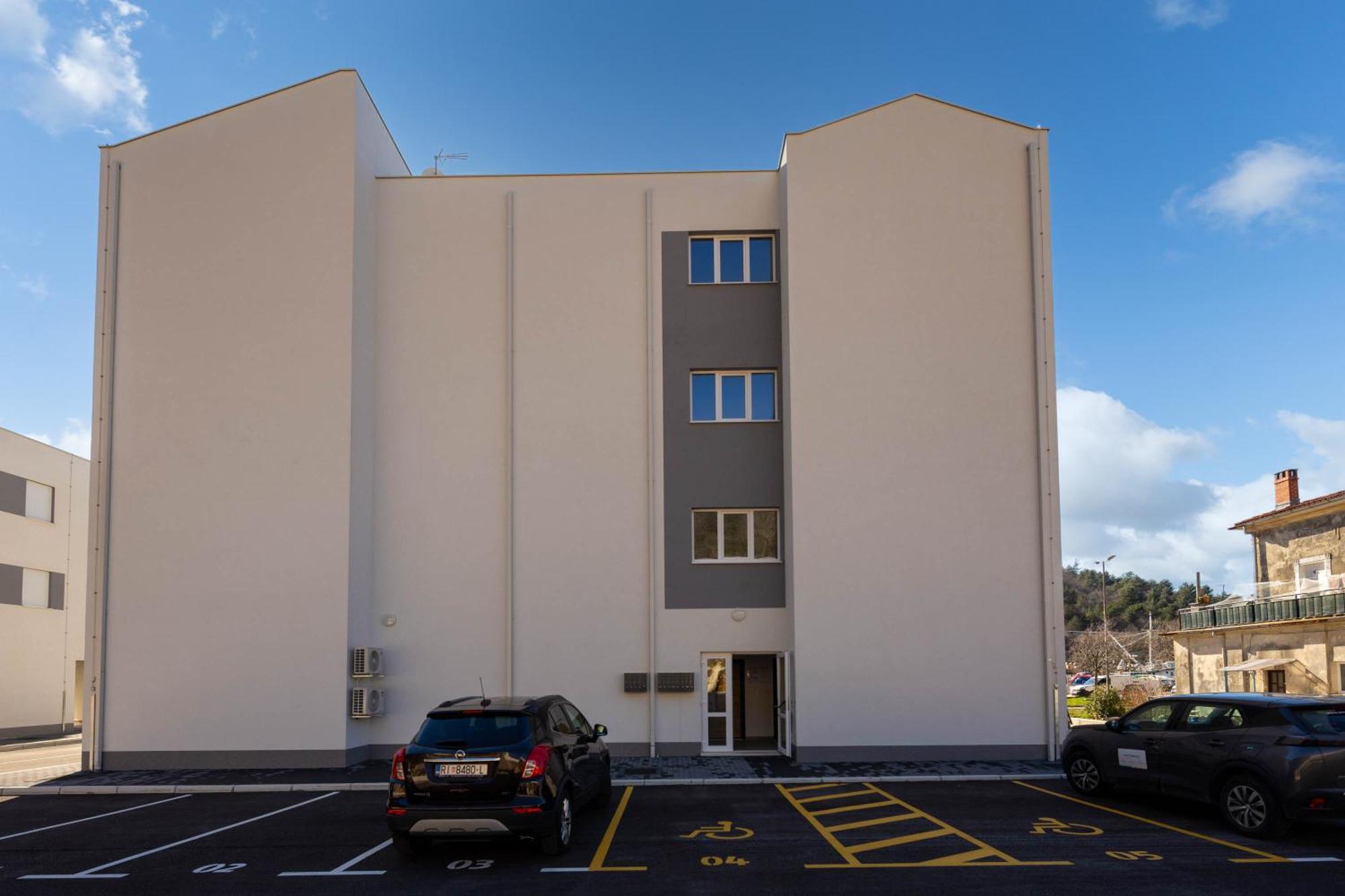Seafront Villa Andrijana - Happy Rentals Plomin Exteriör bild