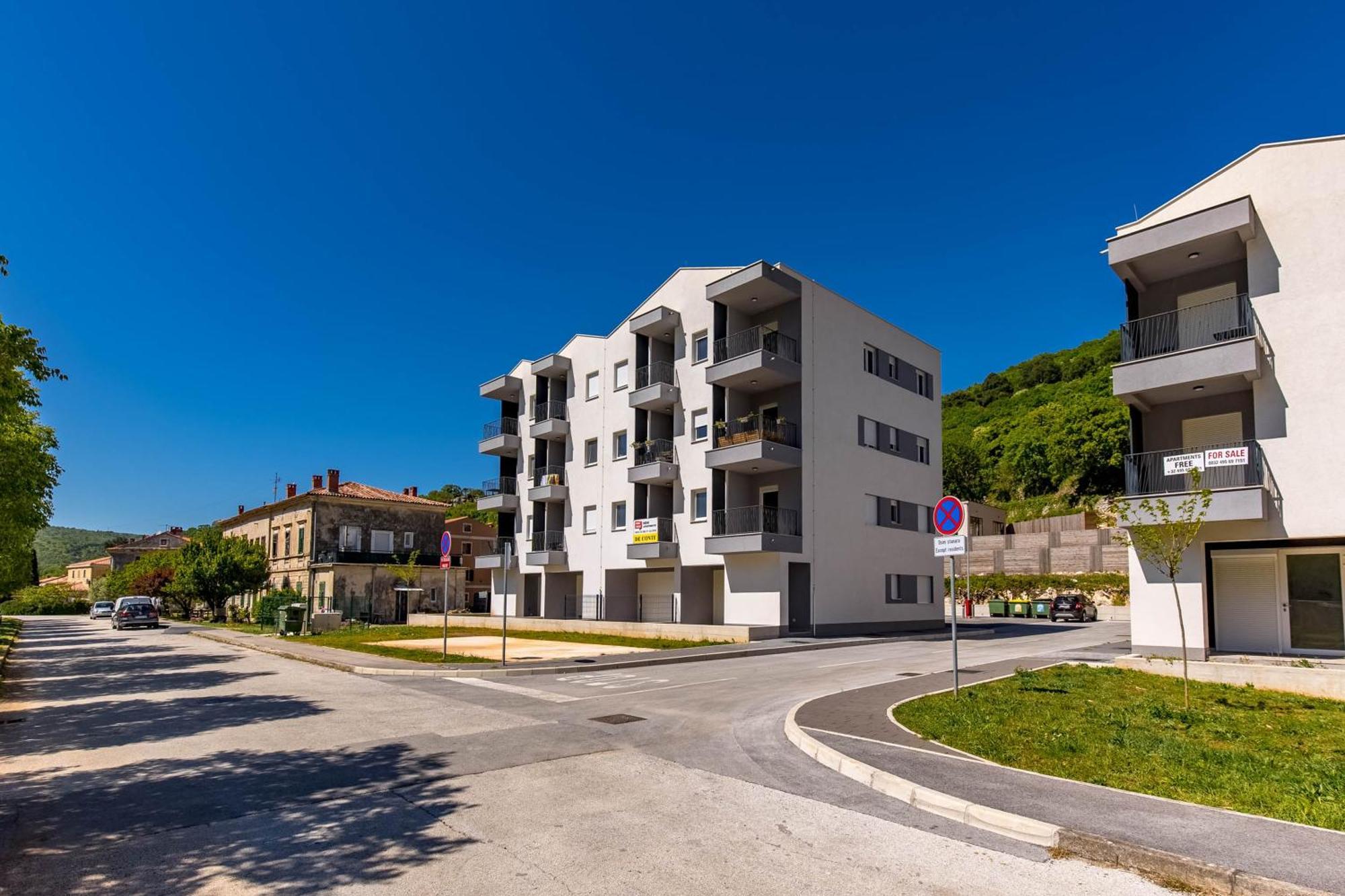 Seafront Villa Andrijana - Happy Rentals Plomin Exteriör bild